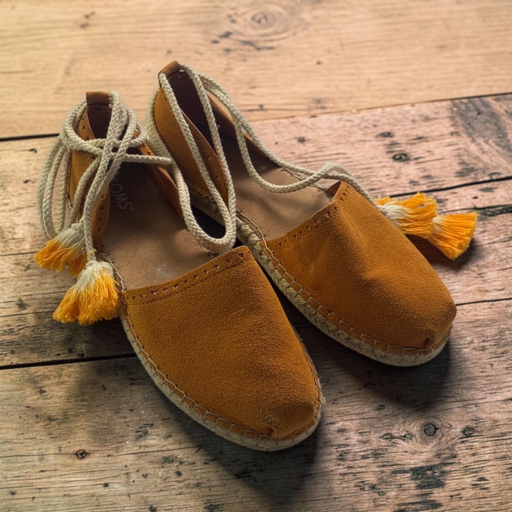 TOMS Valencia Burnt Orange Suede Lace Up Tassel Espadrille Flats Womens 9.5